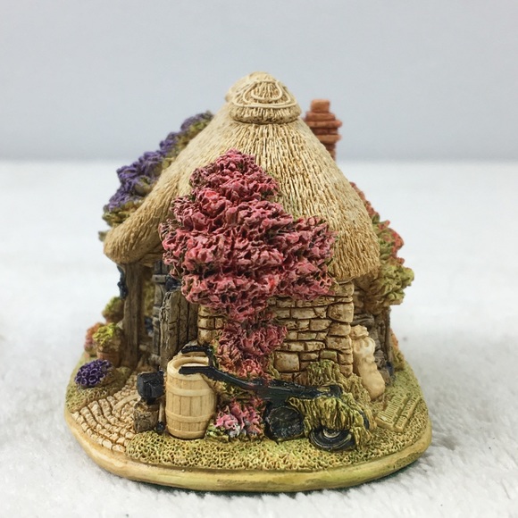 Vintage 2003 LILLIPUT LANE Where Sparks Fly (L2631) mini UK cottage collectable - Picture 2 of 13